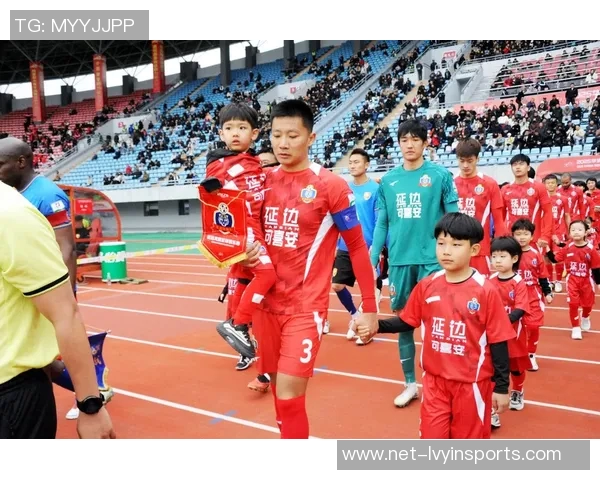 足球让胜的魅力与激情探讨如何在比赛中实现团队协作与个人突破 足球让胜的魅力与激情探讨如何在比赛中实现团队协作与个人突破