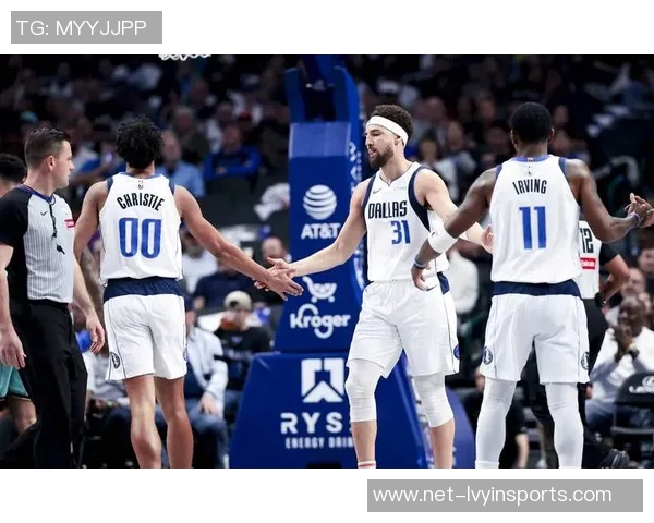 浓眉强势回归NBA赛场再见2月9日后首次亮相引发期待 浓眉强势回归NBA赛场再见2月9日后首次亮相引发期待