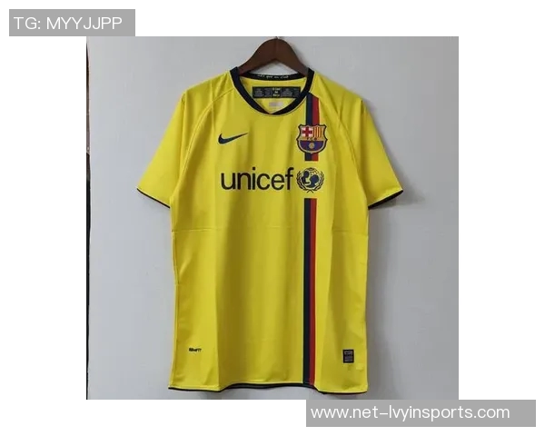 足球服专卖店全新上线提供专业定制服务与多款热门球衣选择 足球服专卖店全新上线提供专业定制服务与多款热门球衣选择